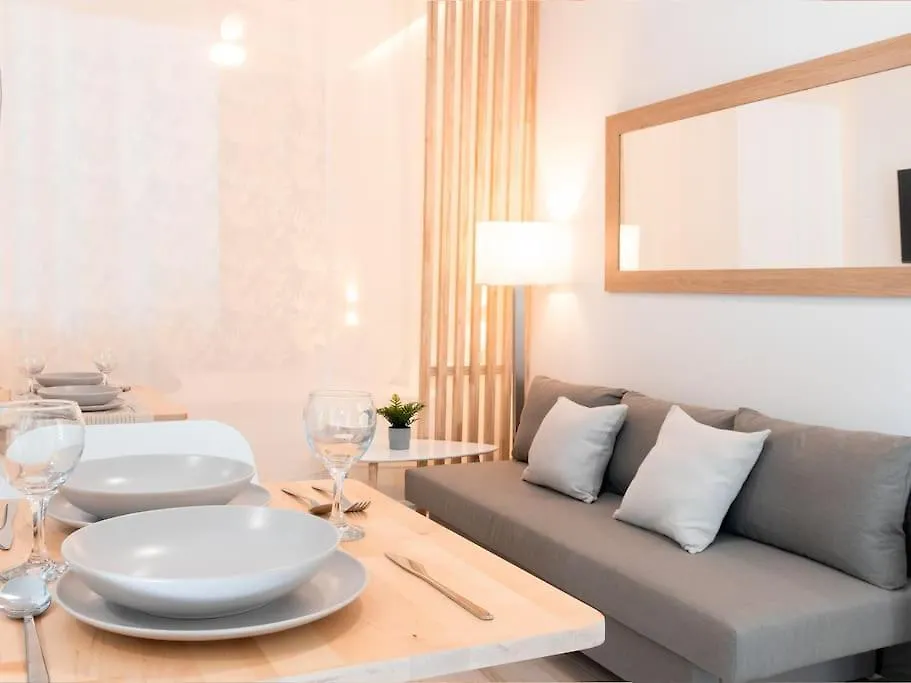 Acogedor Estudio En Triana Con Jacuzzi Y Wifi 세비야 0*,