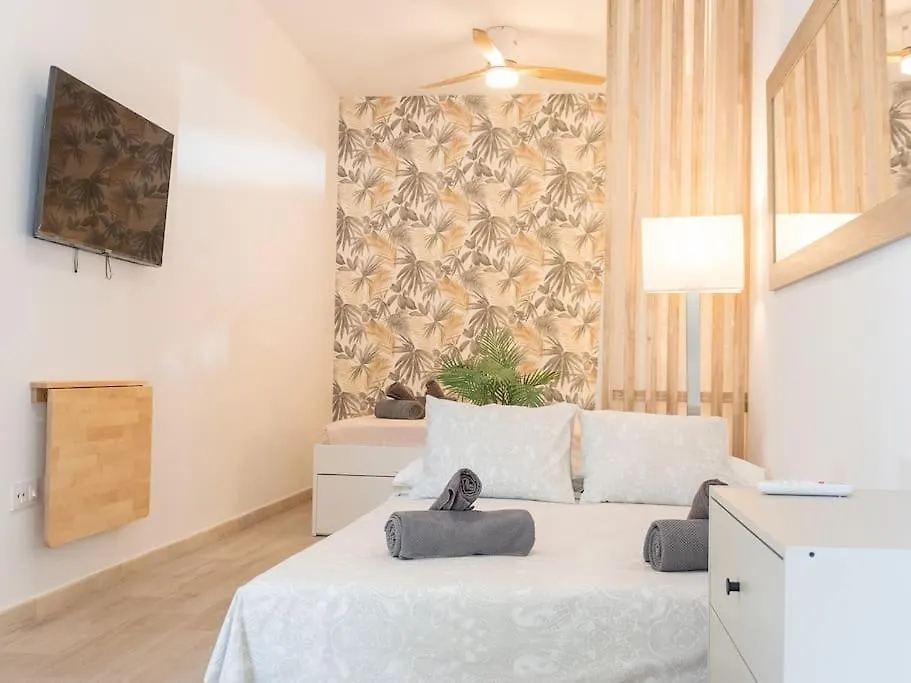 Daire Acogedor Estudio En Triana Con Jacuzzi Y Wifi Sevilla